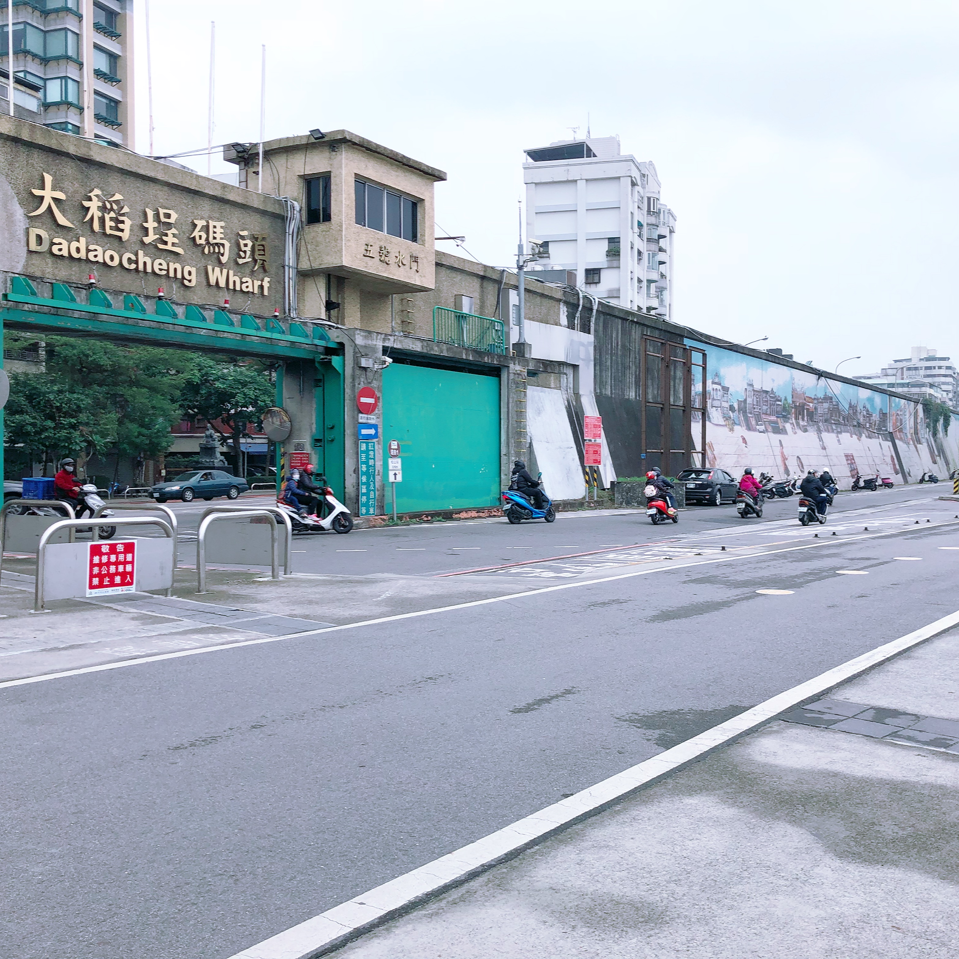 06F45500-4C61-4DDF-9C5B-EE9A3D90BAD1