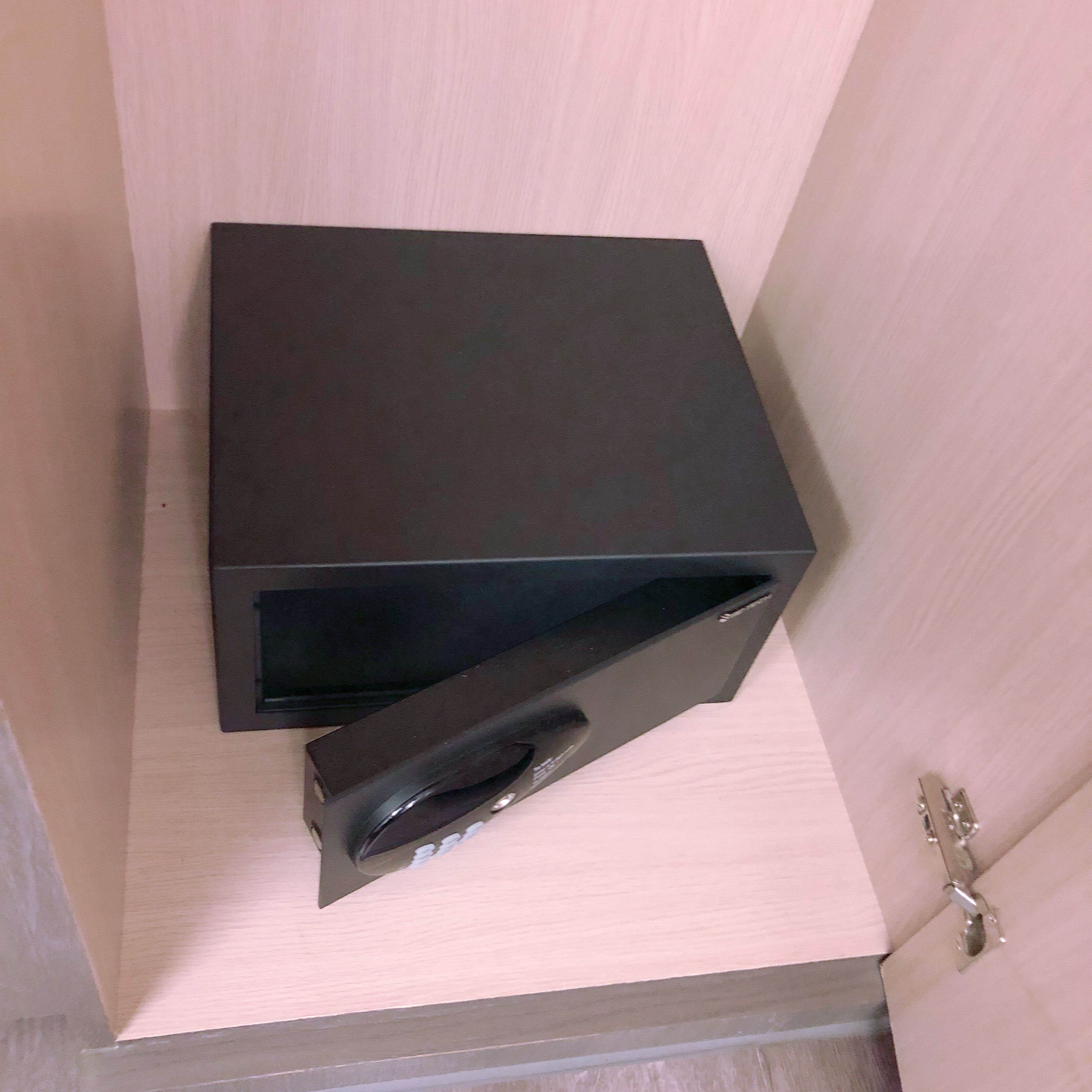 9B5C95E3-E714-49F9-AD45-CB686034D6F7