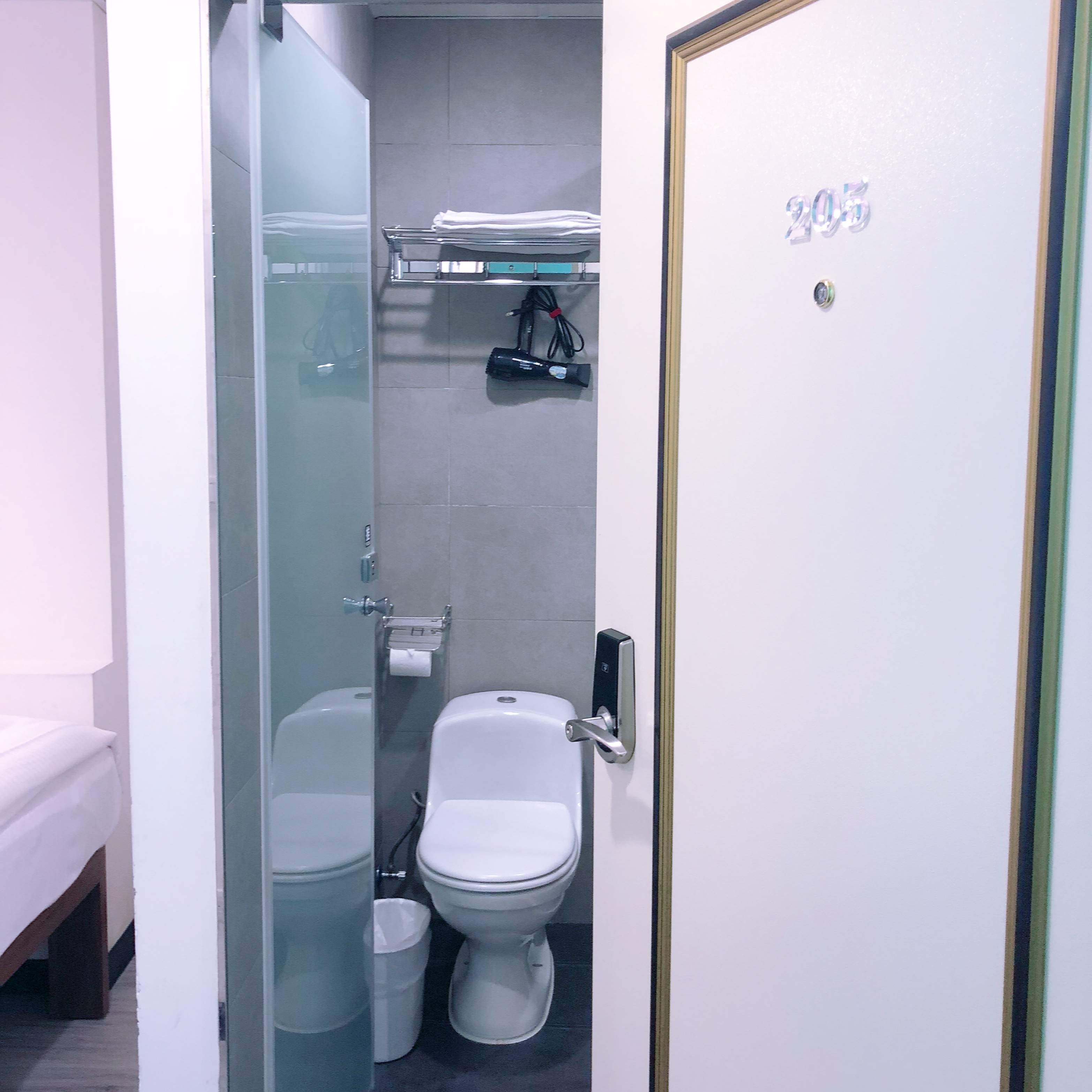 B7887F36-151E-4908-8432-5811B1CAEC88