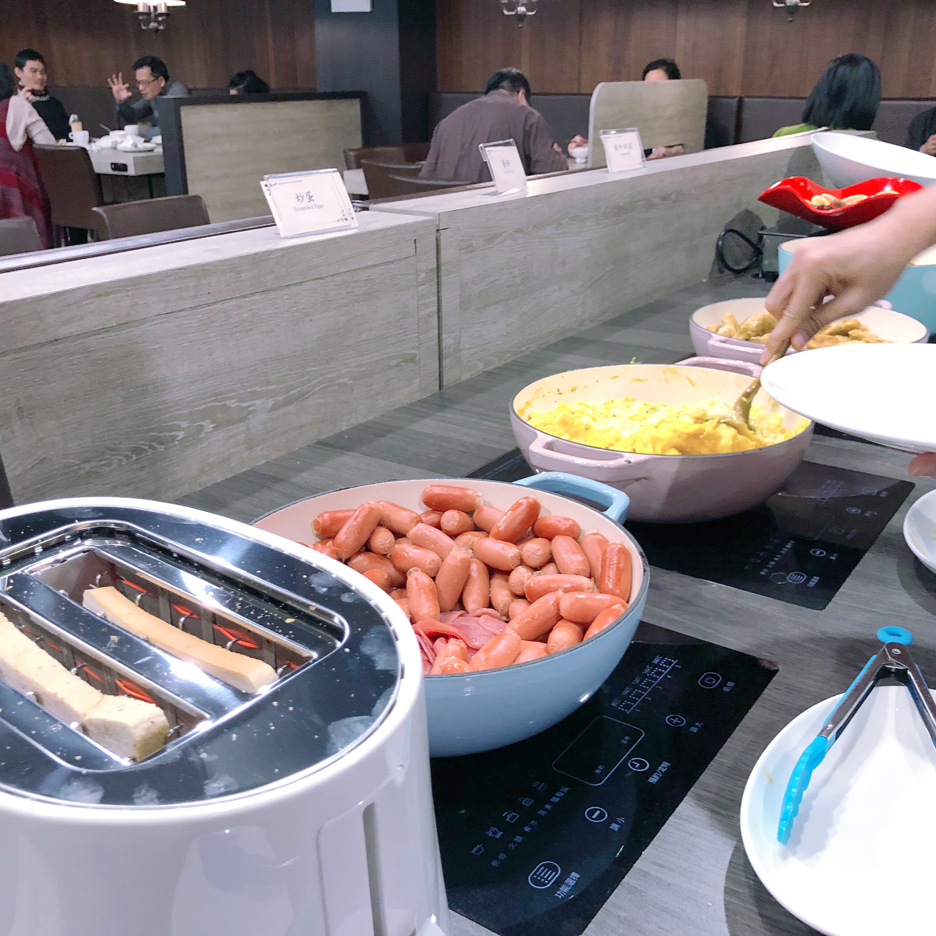 FA6D99BD-05D2-44F4-8264-18C722B3A3AD